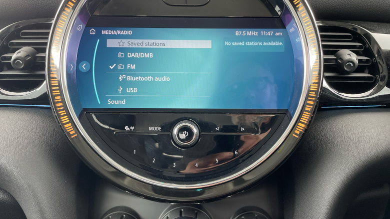 MINI Hatchback 1.5 Cooper Classic 3dr Auto [Comfort Pack] Petrol Hatchback